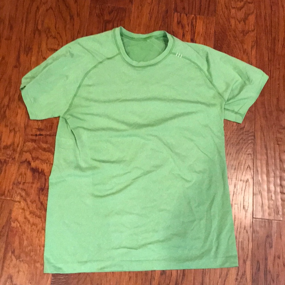 Green lululemon men’s shirt